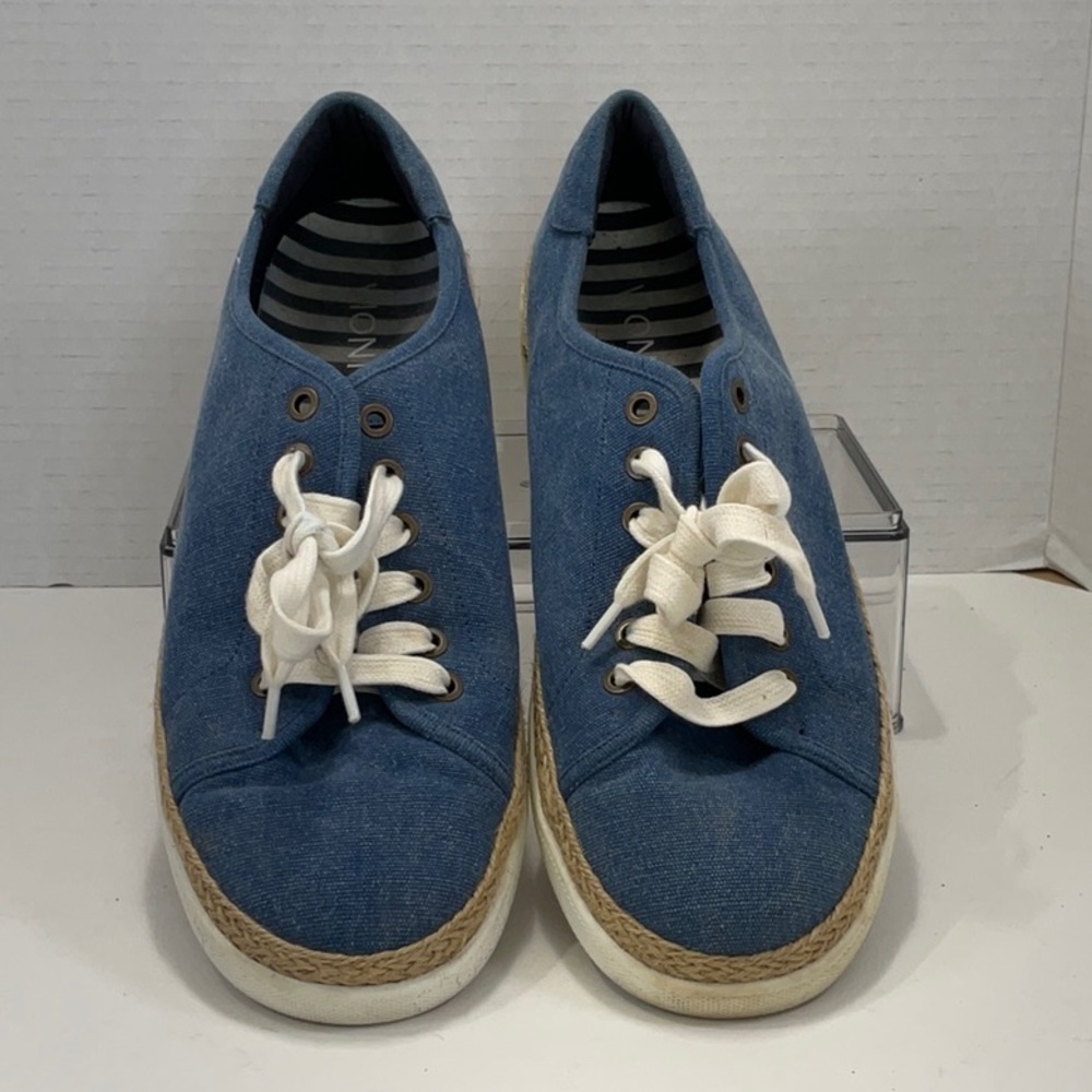 VIONIC Blue canvas boat shoe size 11